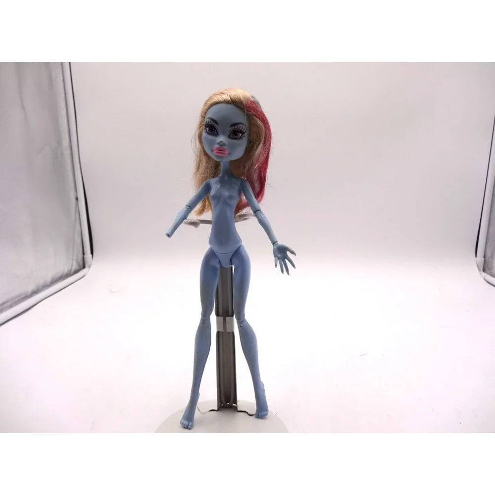 Monster High Skull Shores Abbey Bominable 10